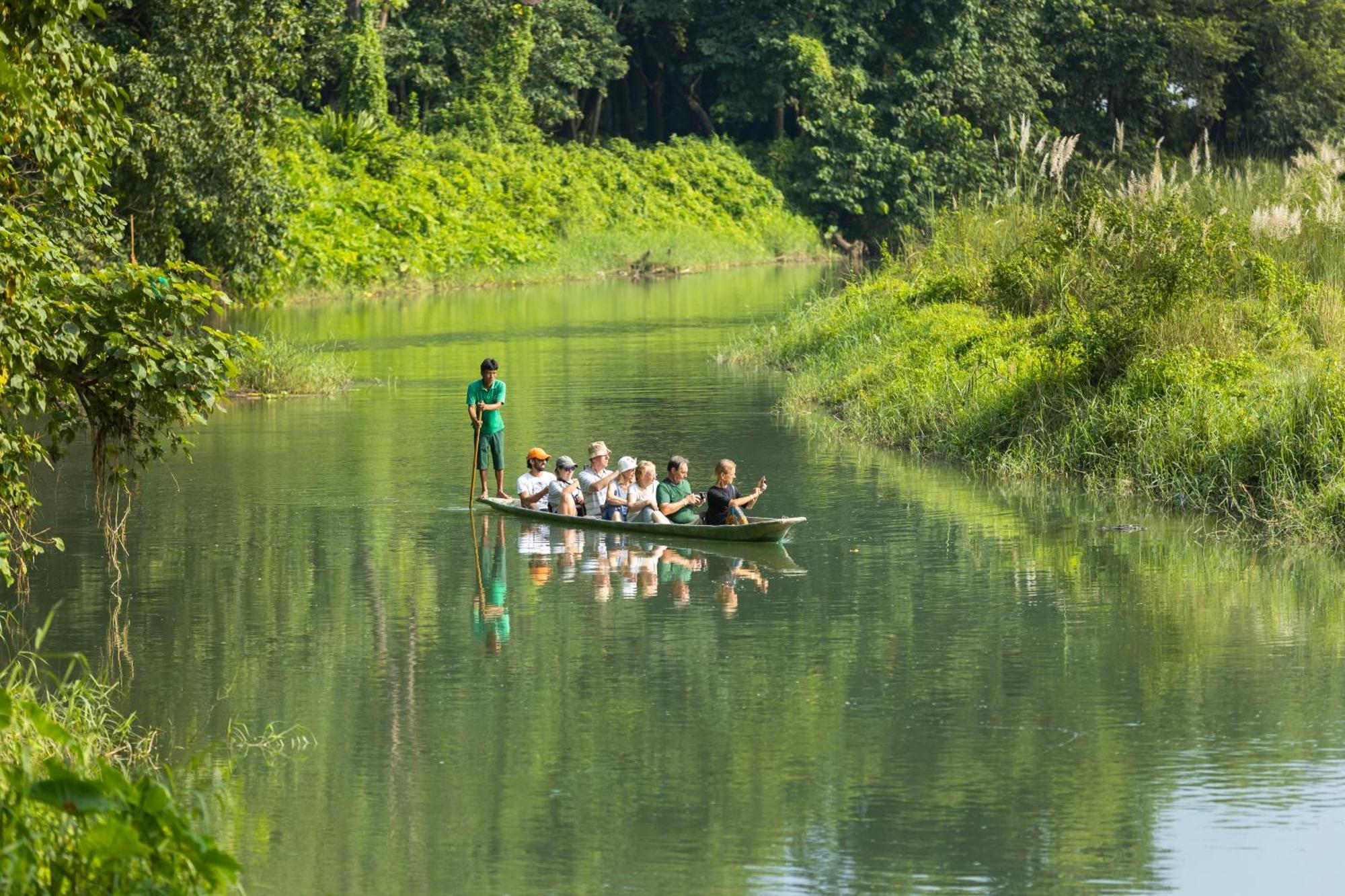 Hotel Parkside & Swimming Pool-Between Greenery And Azure ,Your Perfect Retreat Chitwan Extérieur photo